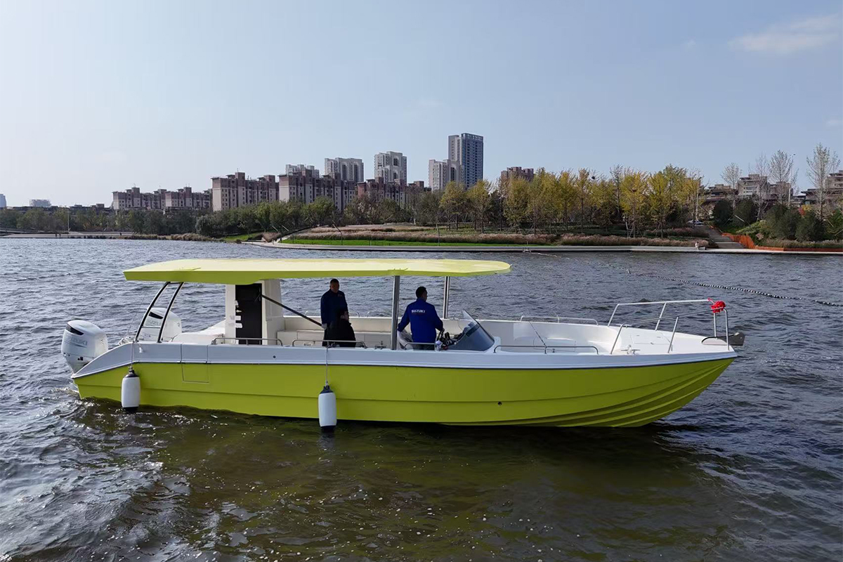 High speed multi-hull passenger vessel navigating coastal waters